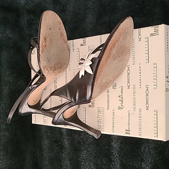 Shoes - Picture 3 of 4